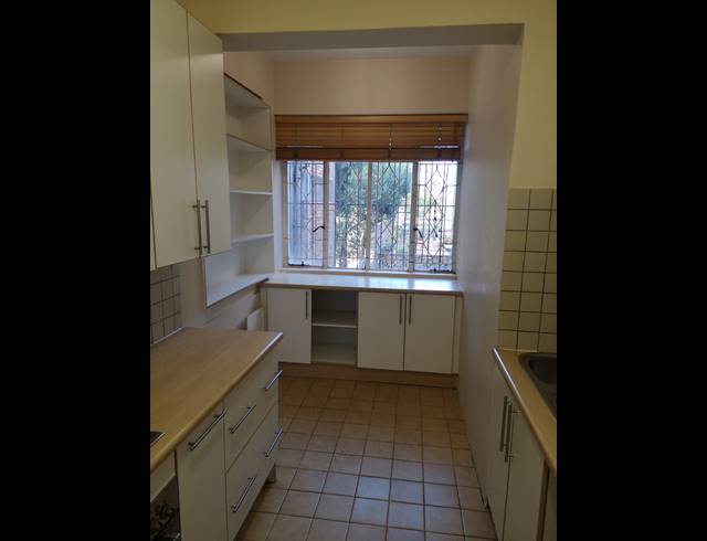 1 BEDROOM APARTMENT FOR SALE IN EMMARENTIA